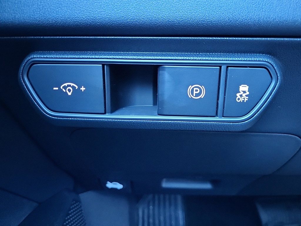 Vehicle image 27 of 28