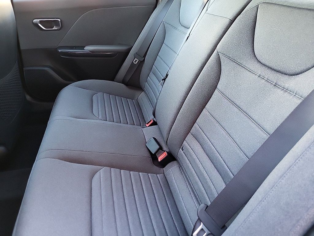 Vehicle image 12 of 28