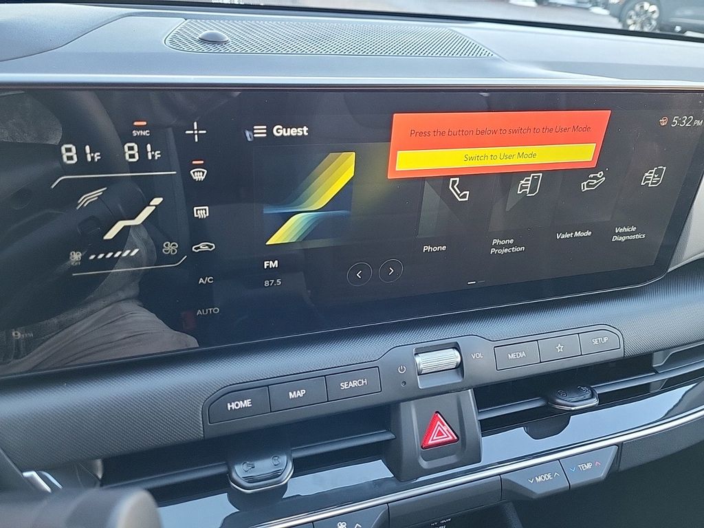 Vehicle image 20 of 28