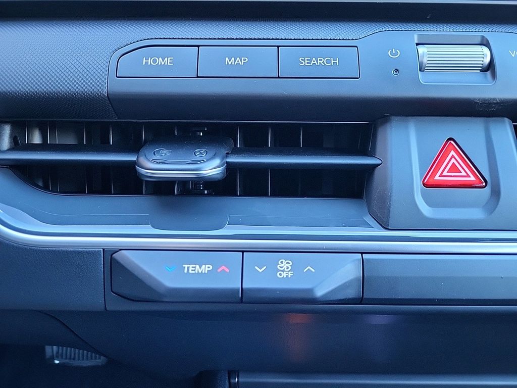 Vehicle image 22 of 28