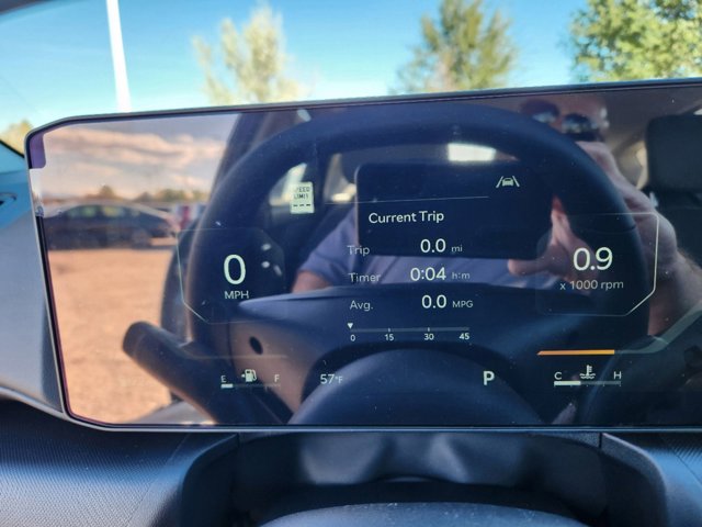 Vehicle image 18 of 21