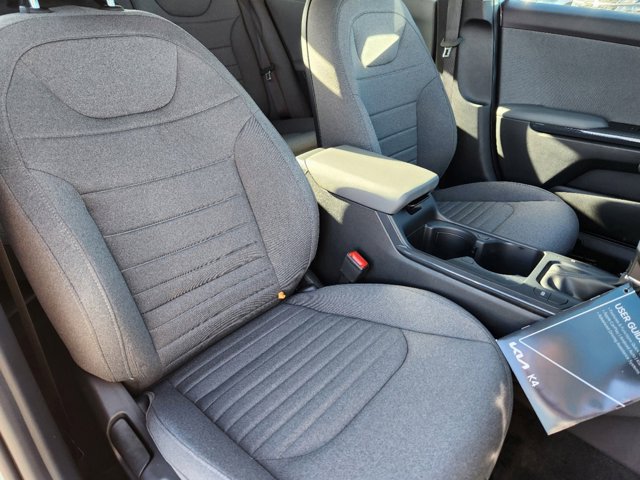 Vehicle image 14 of 21