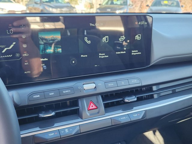 Vehicle image 19 of 21