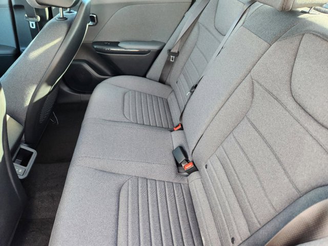 Vehicle image 11 of 21