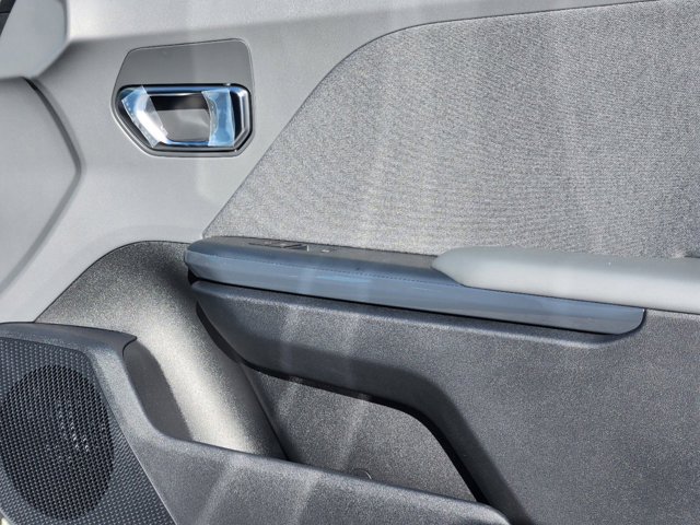 Vehicle image 15 of 21