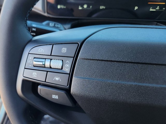 Vehicle image 17 of 21
