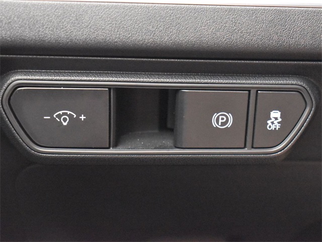 Vehicle image 41 of 48