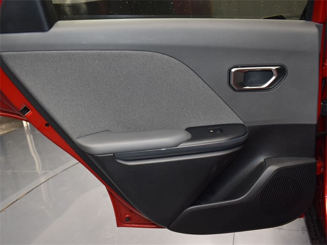 Vehicle image 33 of 48