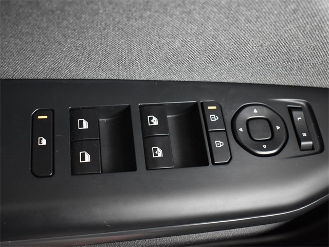 Vehicle image 47 of 48