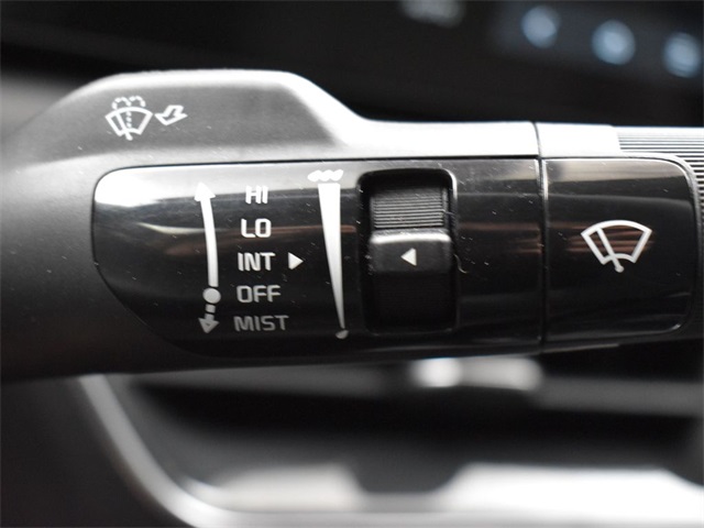 Vehicle image 46 of 48