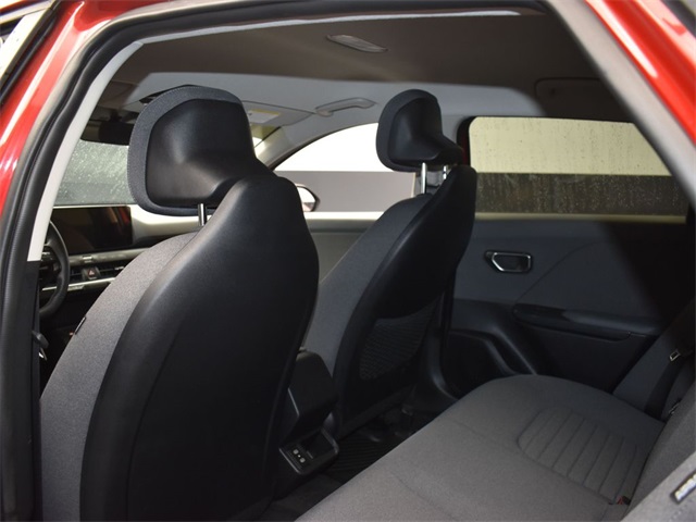 Vehicle image 27 of 48