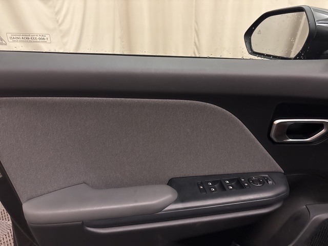 Vehicle image 10 of 23