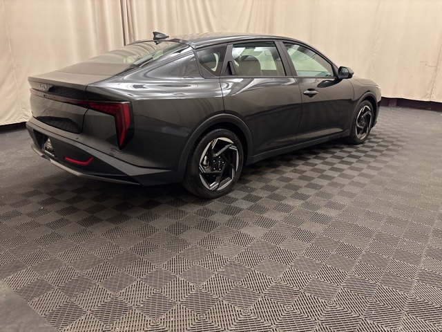 Vehicle image 6 of 23