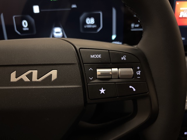 Vehicle image 18 of 23