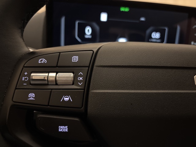 Vehicle image 17 of 23