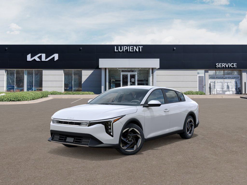 2025 Kia K4 EX Image 2 of 36