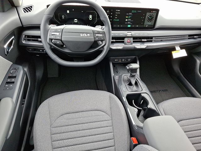 Vehicle image 9 of 21