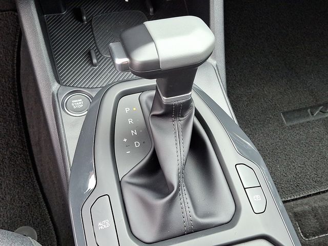 Vehicle image 12 of 21