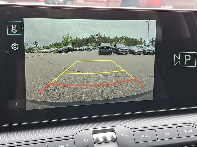 Vehicle image 15 of 21