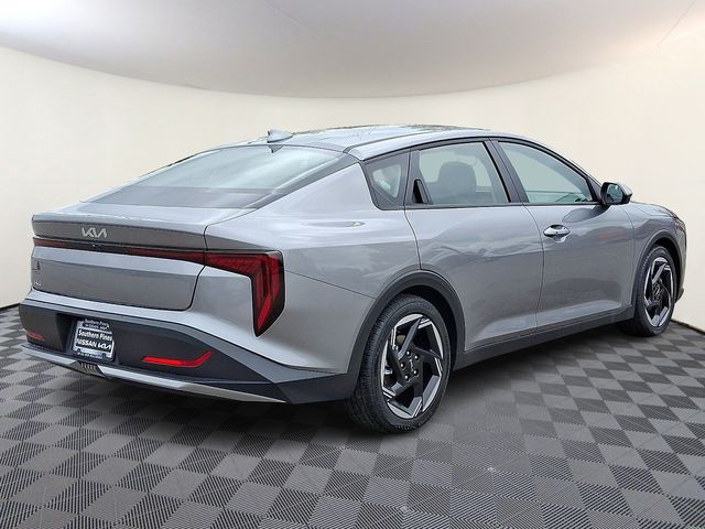 Vehicle image 4 of 21
