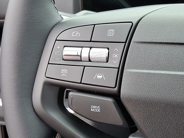 Vehicle image 17 of 21