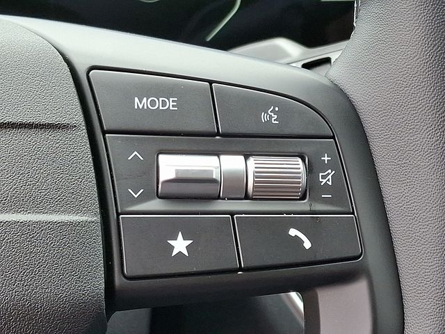 Vehicle image 18 of 21