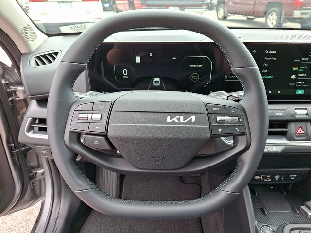 Vehicle image 16 of 21