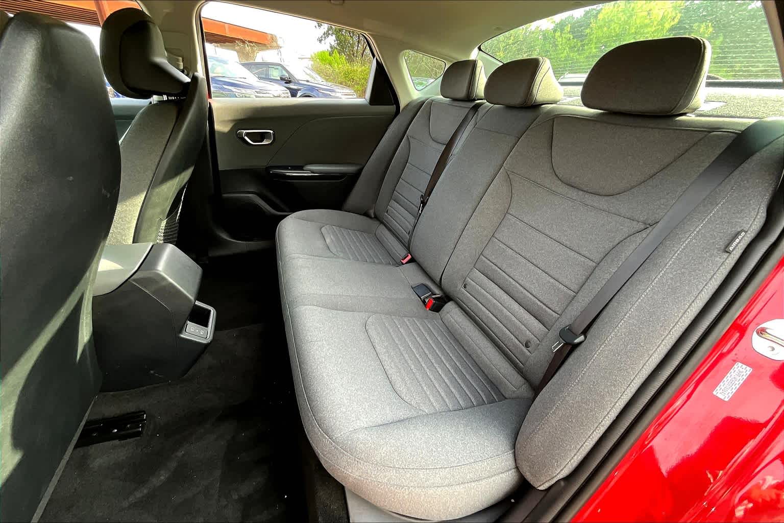 Vehicle image 15 of 34