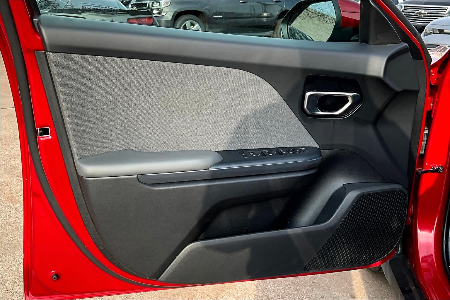 Vehicle image 18 of 34