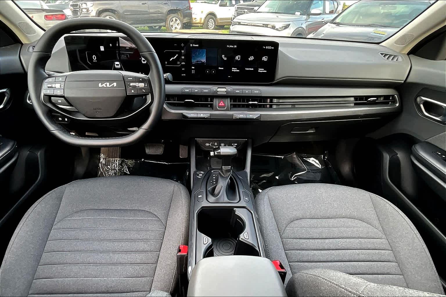 Vehicle image 17 of 34