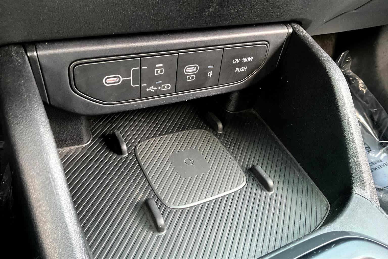 Vehicle image 29 of 34