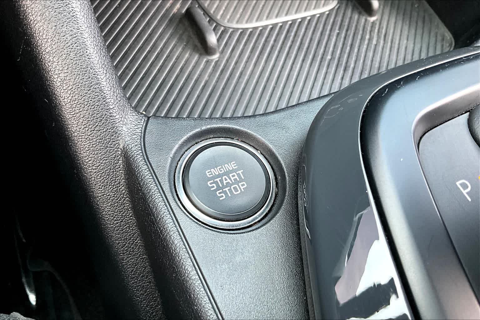 Vehicle image 33 of 34