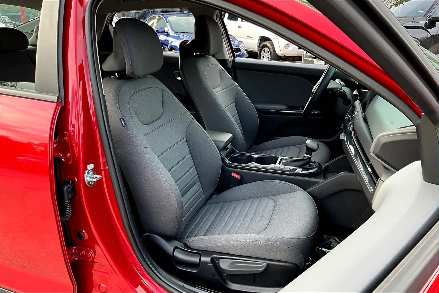Vehicle image 10 of 34