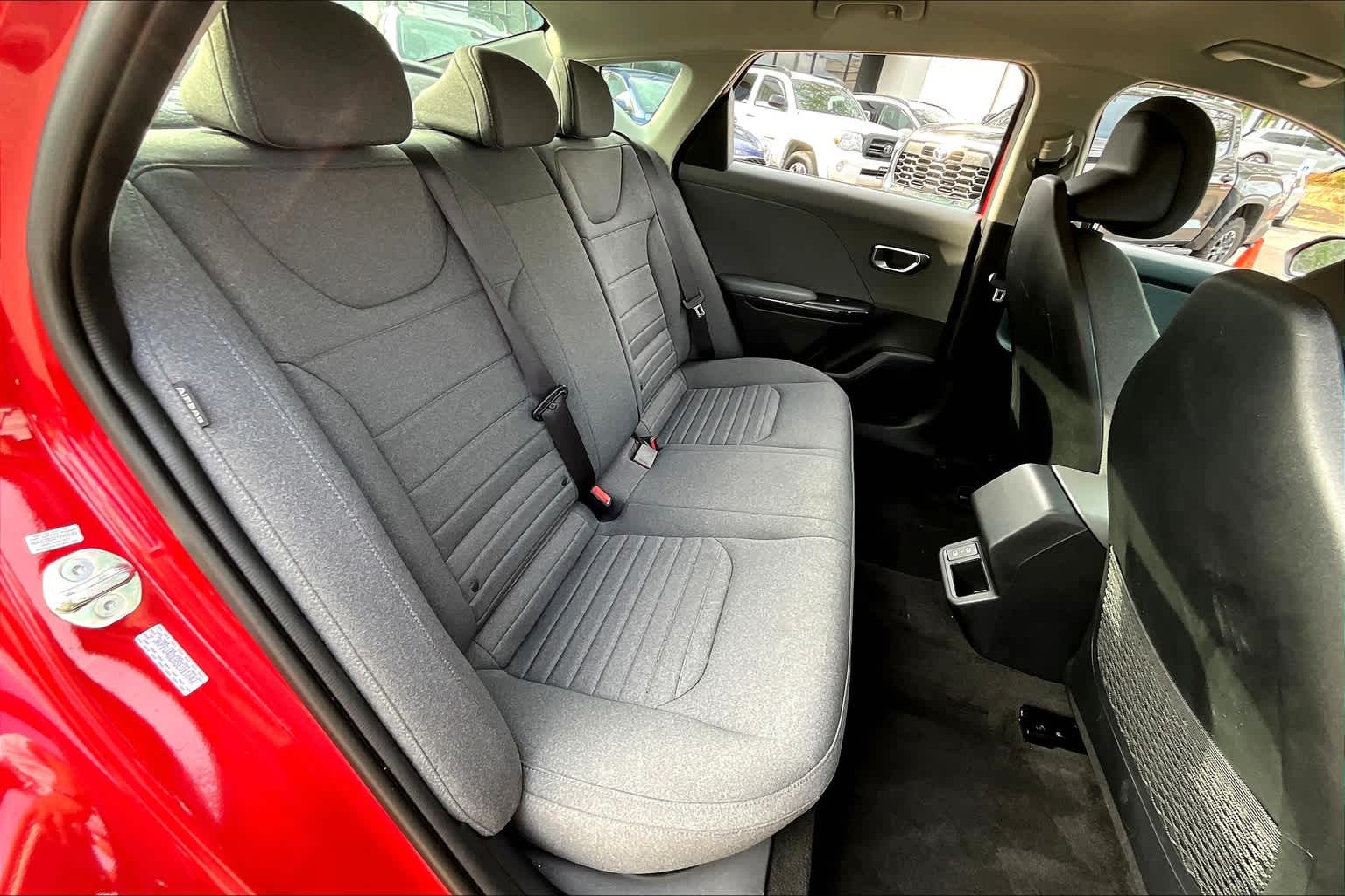 Vehicle image 14 of 34