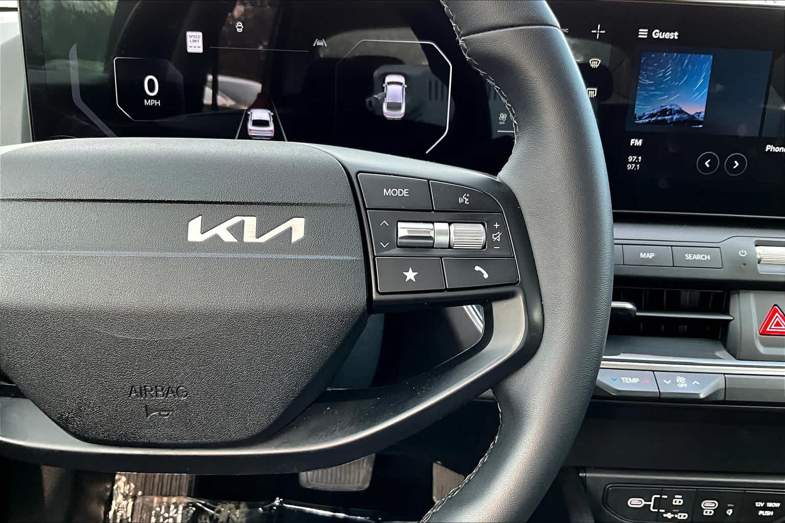 Vehicle image 22 of 34