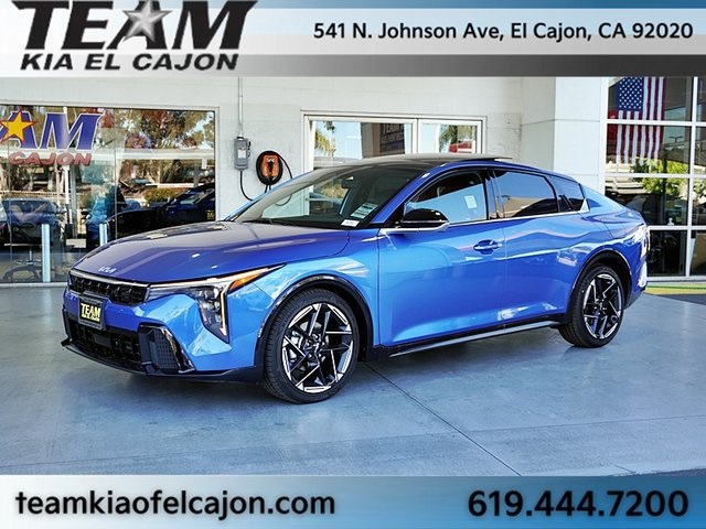 2025 Kia K4 GT-Line Image 1 of 41