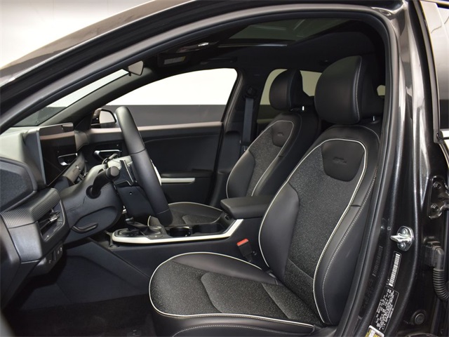 Vehicle image 25 of 50