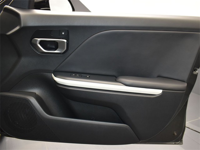 Vehicle image 30 of 50