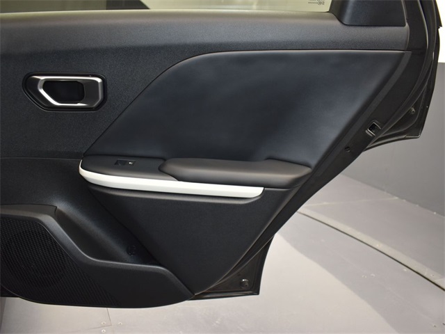 Vehicle image 31 of 50