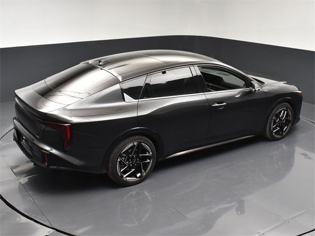 Vehicle image 16 of 50