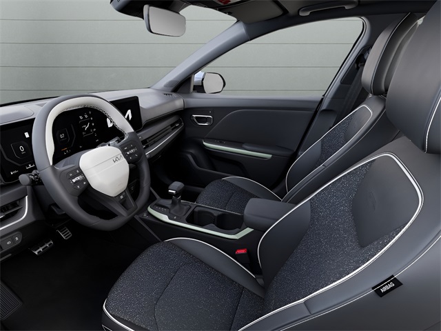 2025 Kia K4 GT-Line Image 18 of 27