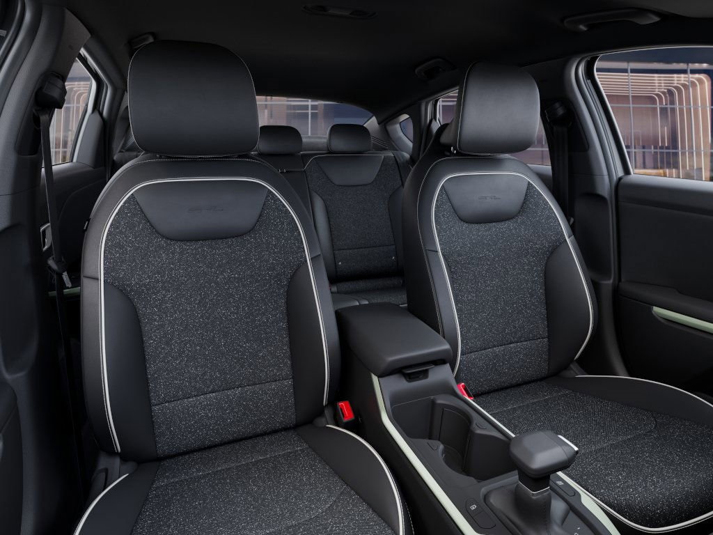 2025 Kia K4 GT-Line Image 12 of 27
