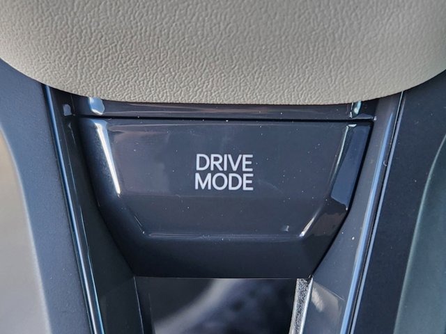 Vehicle image 21 of 23