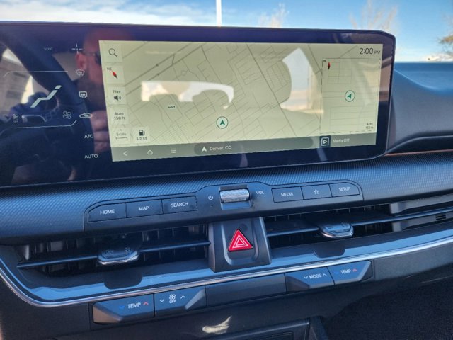 Vehicle image 19 of 23