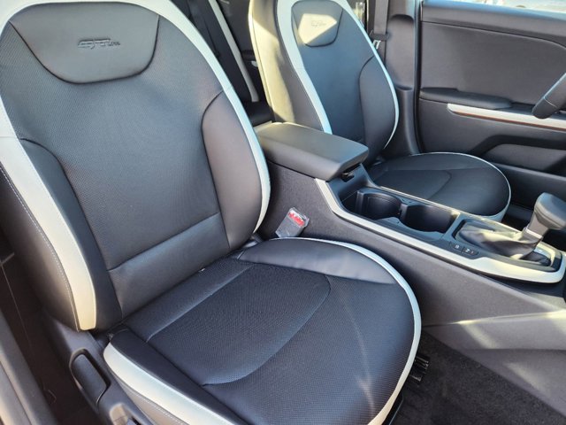 Vehicle image 14 of 23