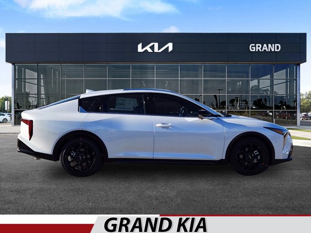 Vehicle image 4 of 23