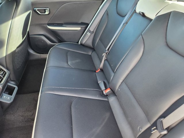 Vehicle image 12 of 23