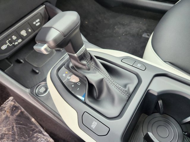 Vehicle image 19 of 21