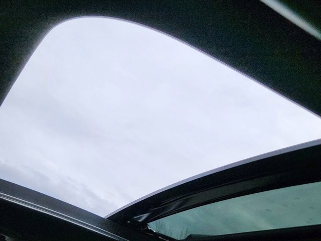 Vehicle image 20 of 21