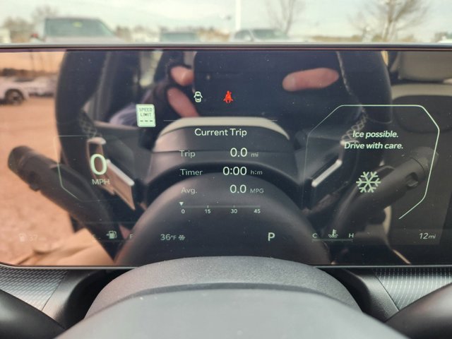Vehicle image 17 of 21